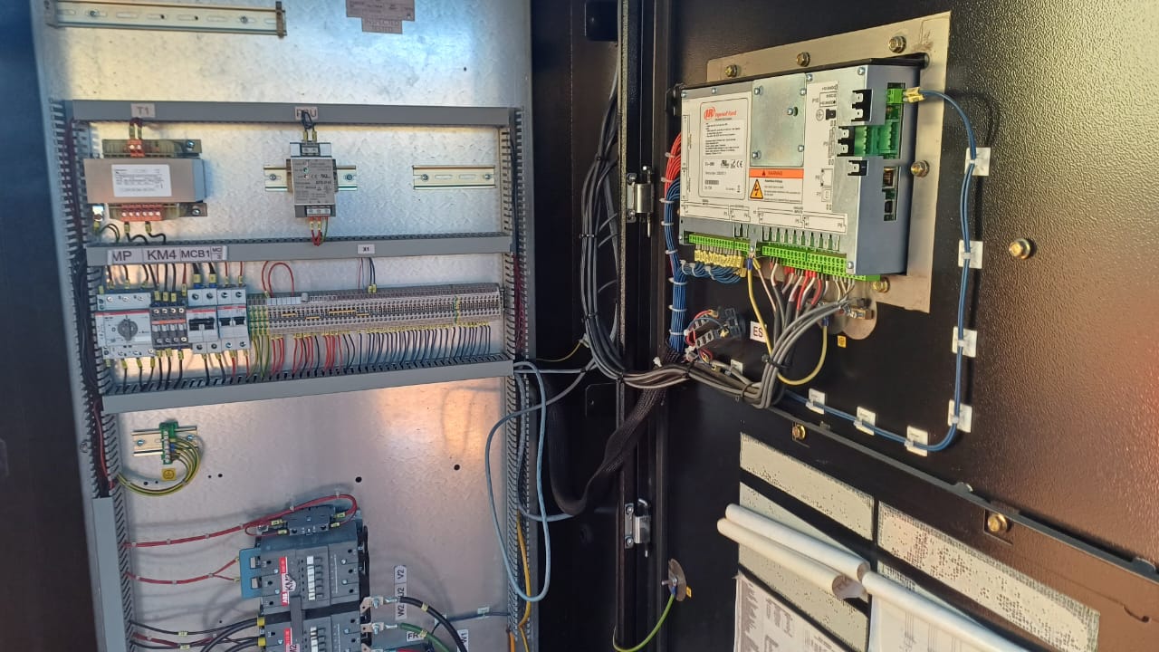 2011 Ingersoll Rotary Screw Air Compressor 75kW / 450CFM / 7,5 Bar - Image 14