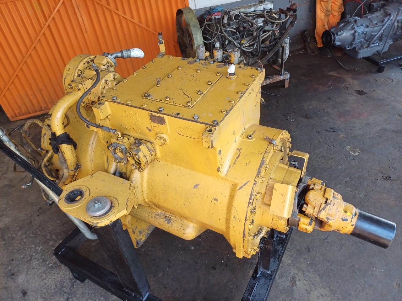 Caterpillar 740 ADT Transmission - Image 8