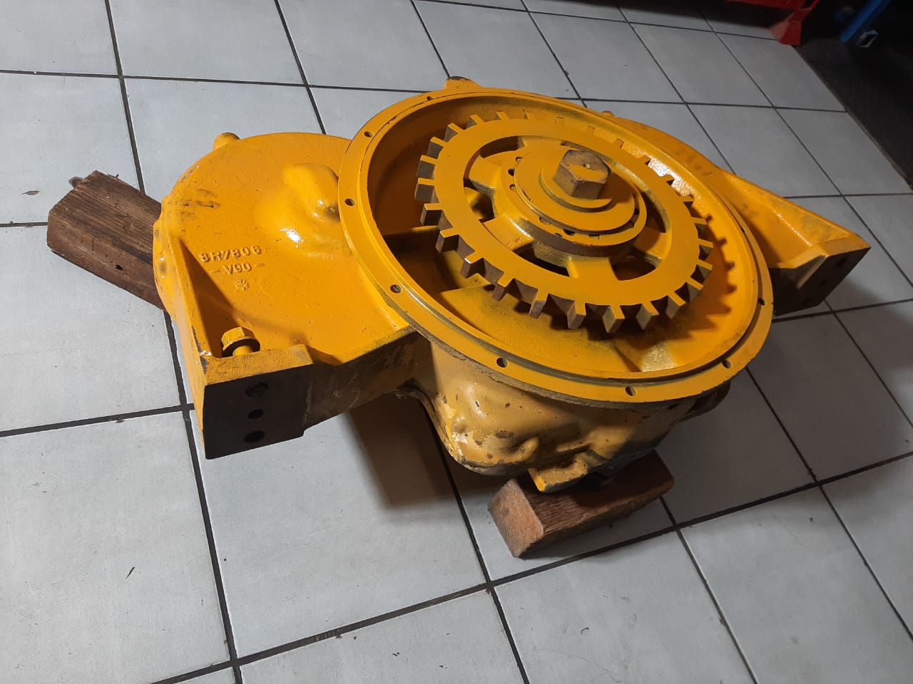 Triple Pump Drive Gearbox - Image 10