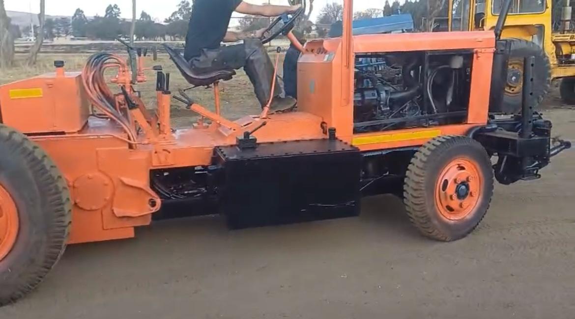 2012 Engine Puller 15 Ton Winch For Power Lines - Image 5