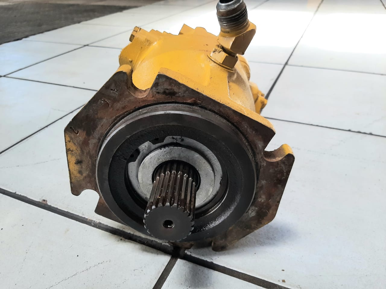 Sundstrand Sauer Danfoss Hydraulic Axle Piston Series 21 Motor - Image 5