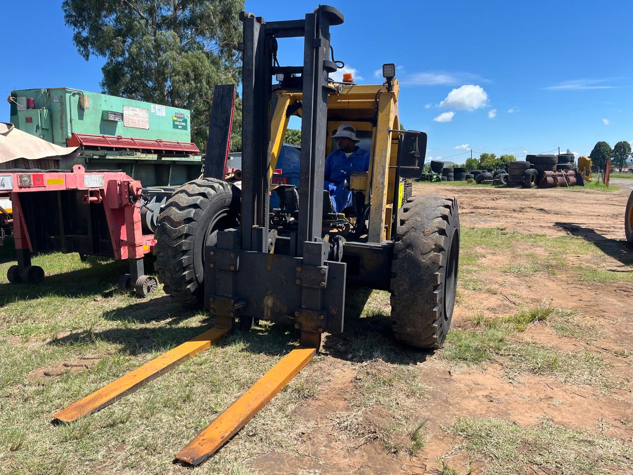 Bell 120 Rough Terrain Forklift 2.75 Ton - Image 7