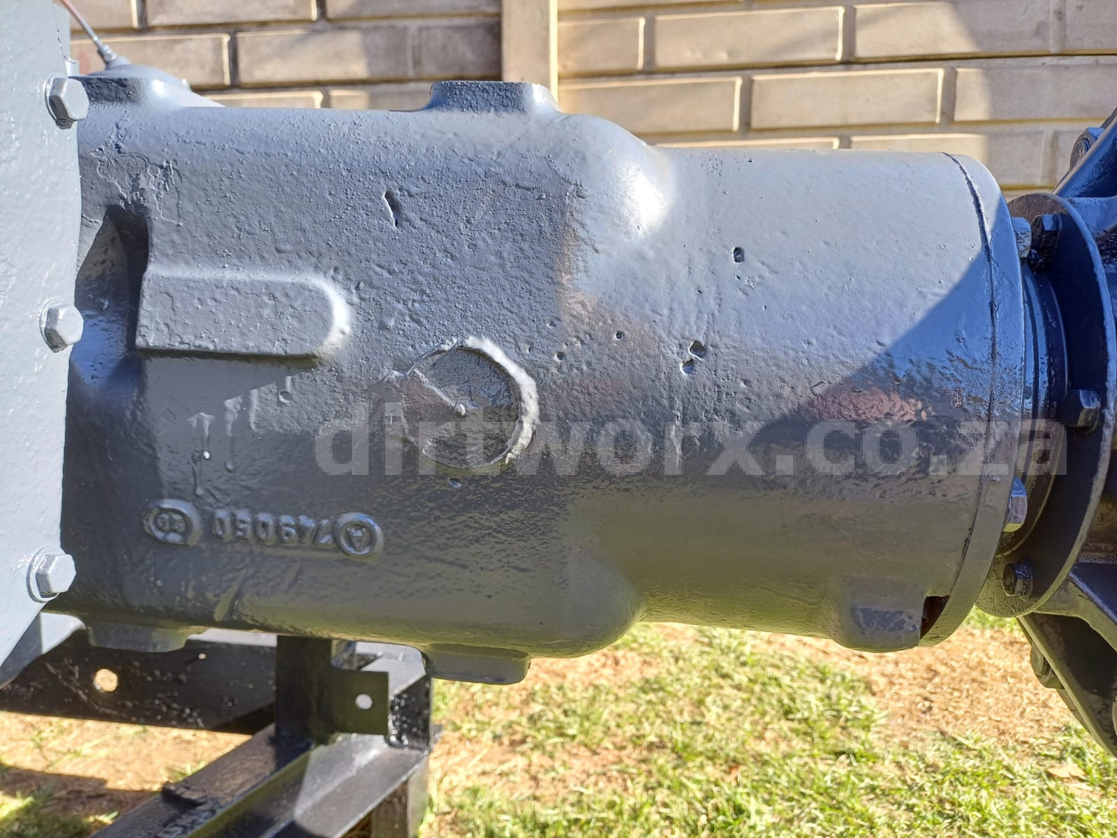 Volvo BM Transmission with Front Differential - Image 11