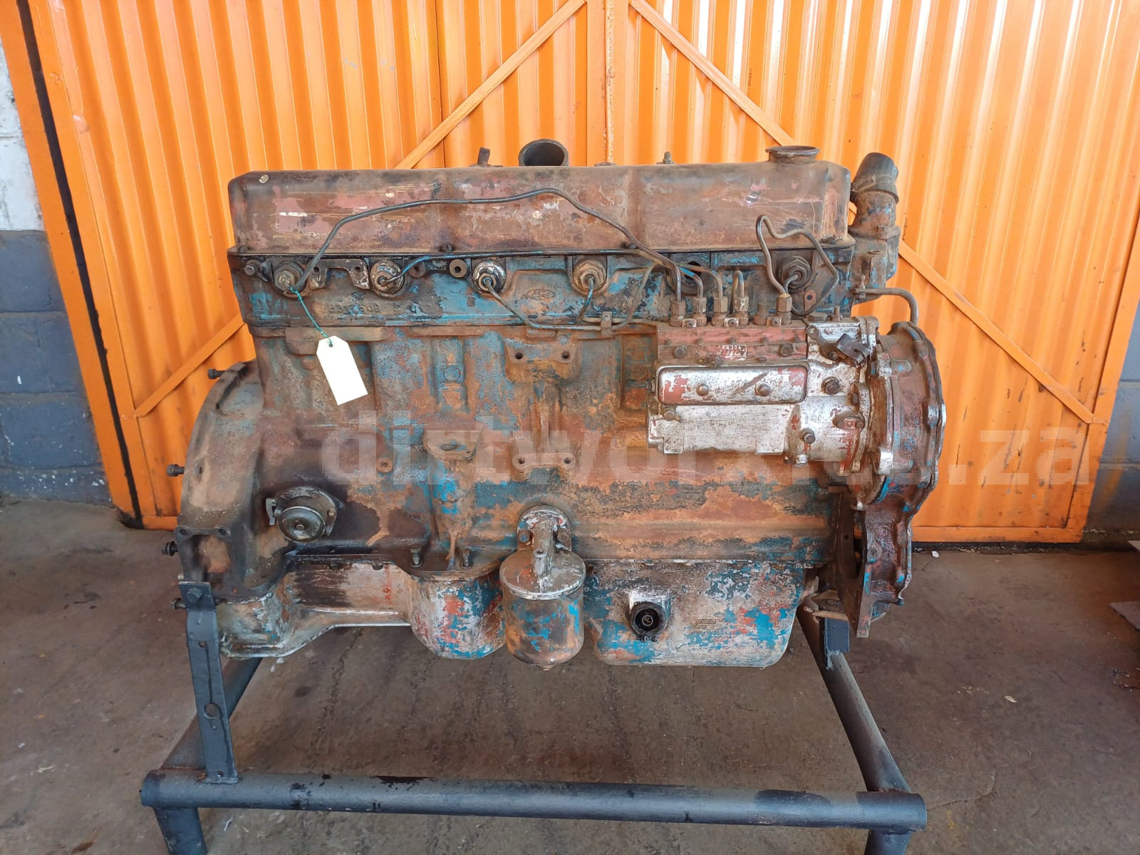 Ford 2713E Engine - Image 2