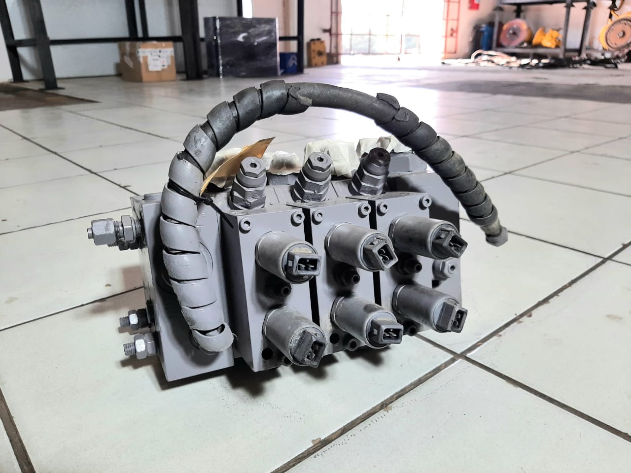 Rexroth 3M4-15-2X Hydraulic Directional Control Valve - Image 3