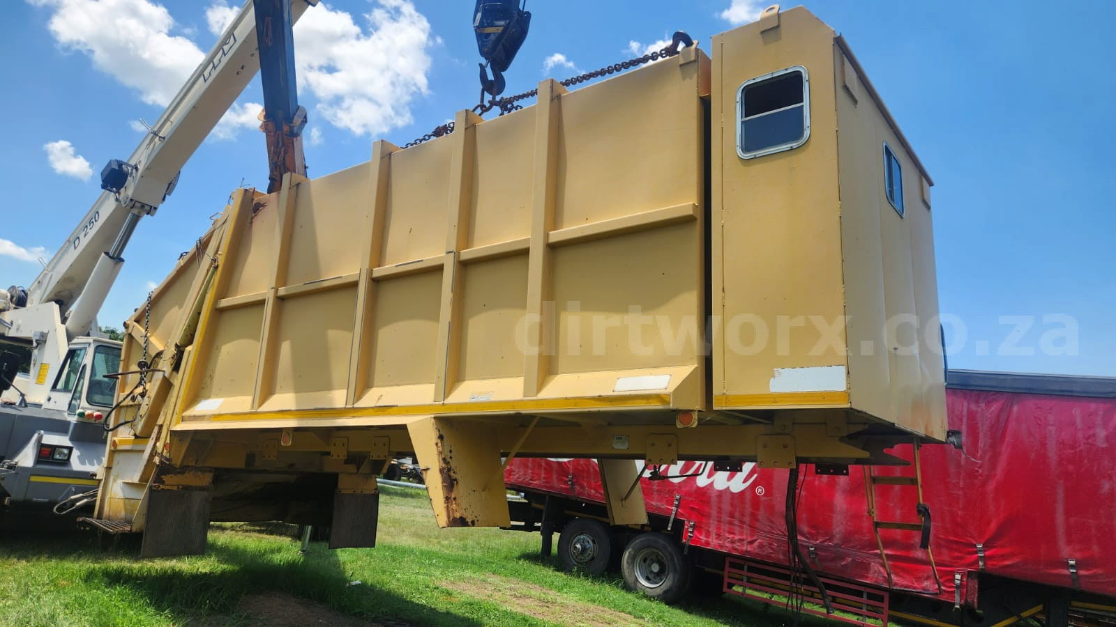 TFM Refuse Compactor Press Truck Bin - Image 8