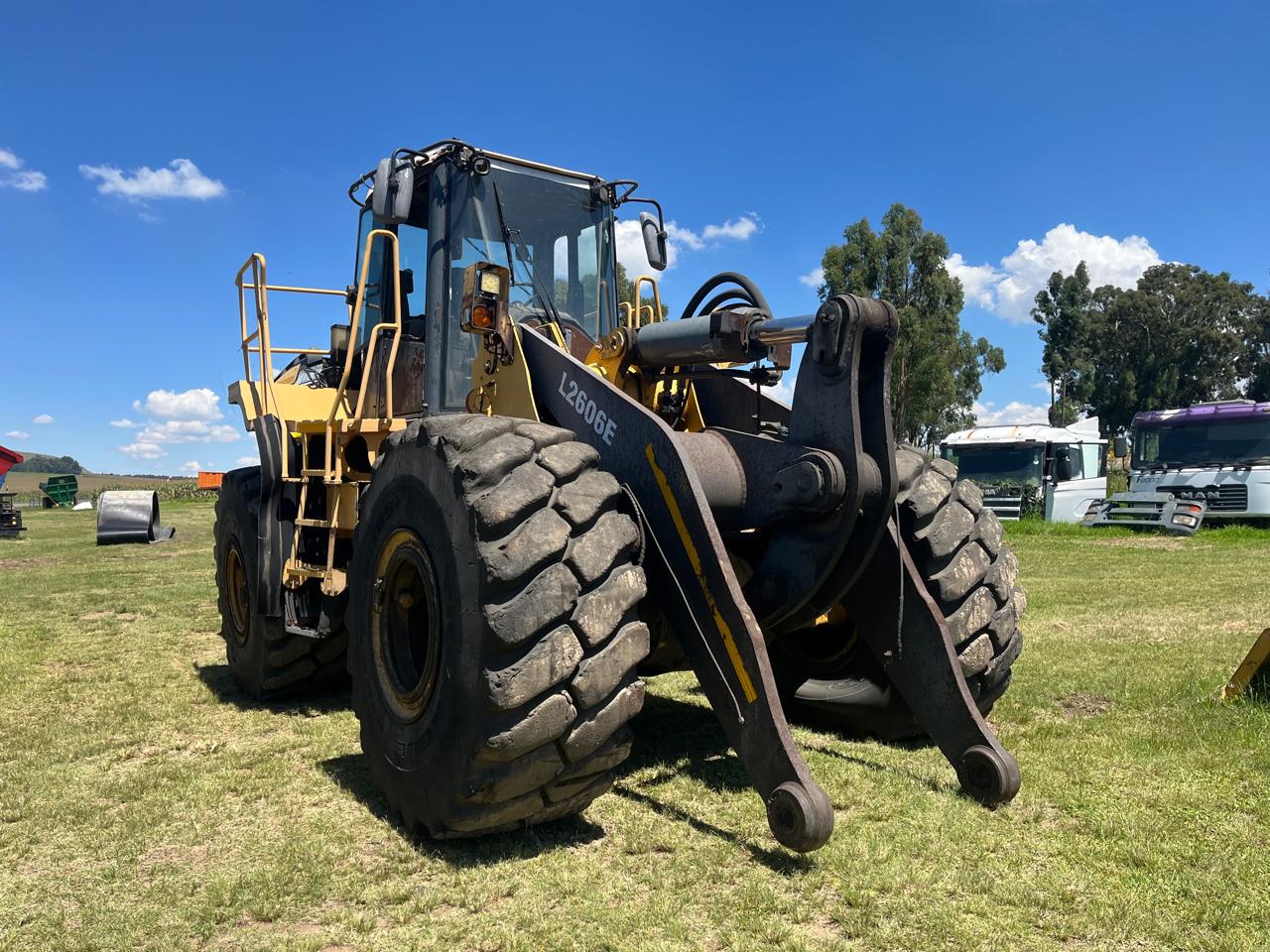 Bell L2606E Front End Loader Stripping For Spares - Image 9