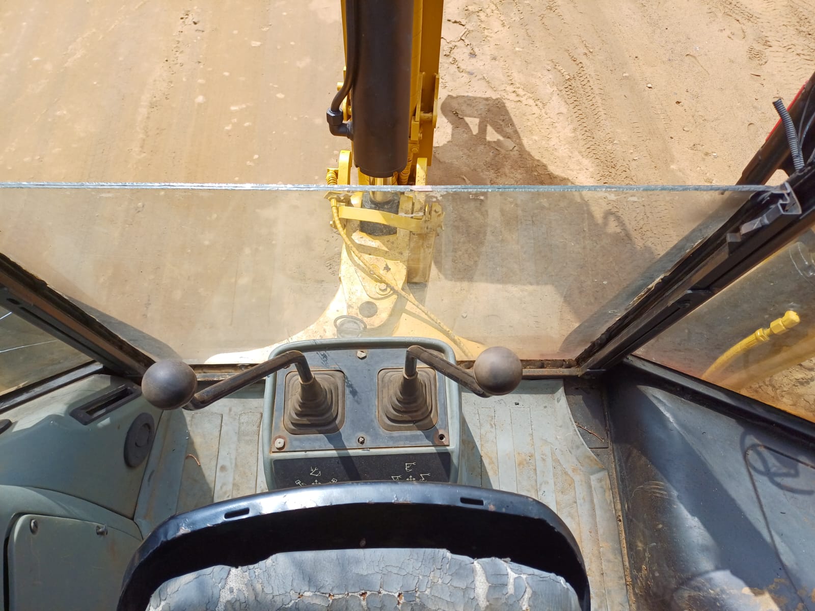 Caterpillar 416D TLB 2X4 - Image 15