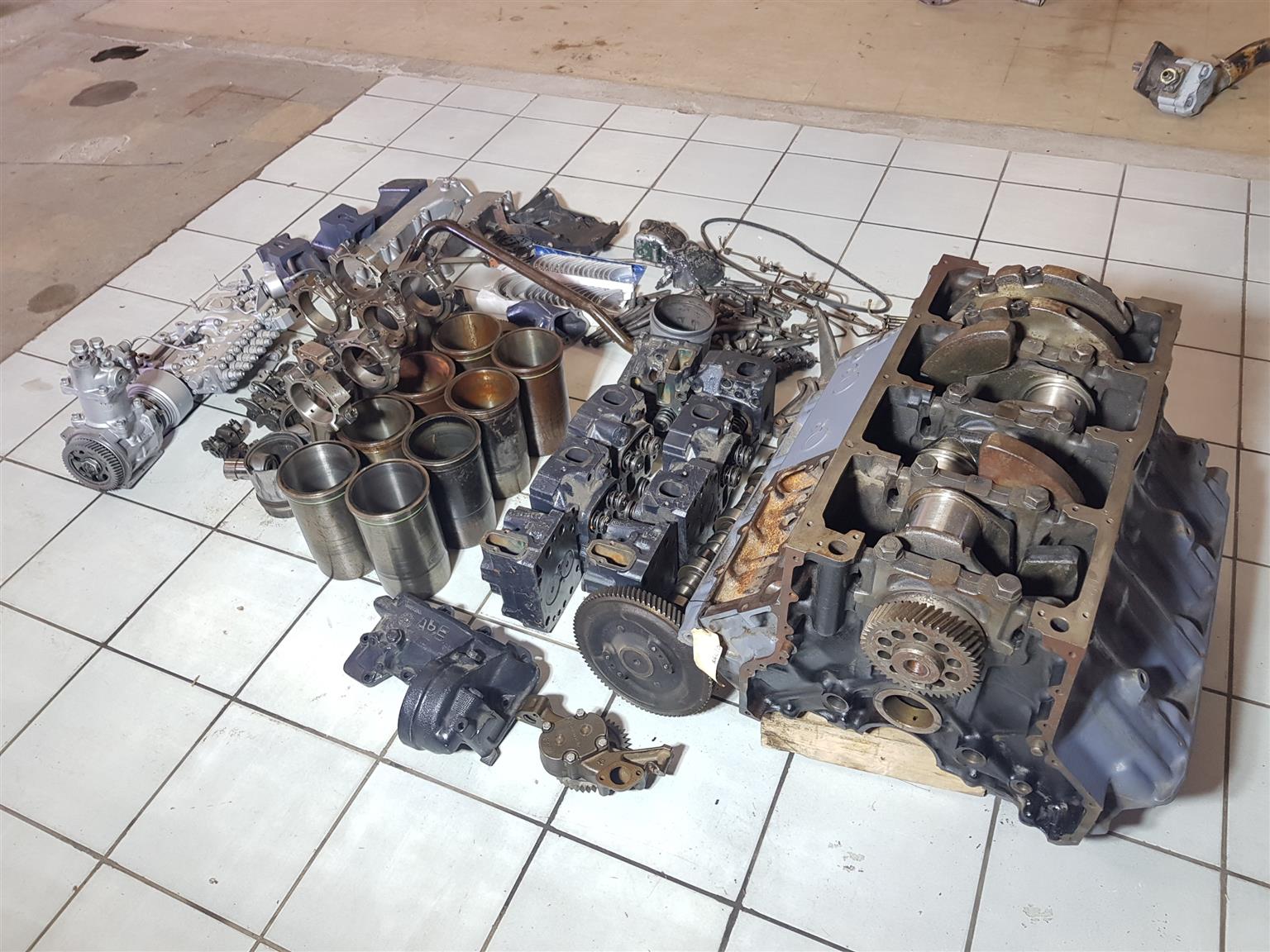 Mercedes Benz OM 402 T ADE Engine For Spares - Image 9