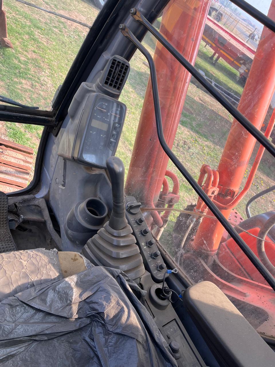 Hitachi ZX240 Excavator - Image 6