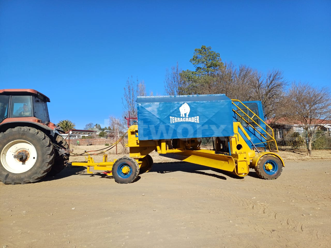 Sleepskraper met Roller Ripper en Watertank - Image 3