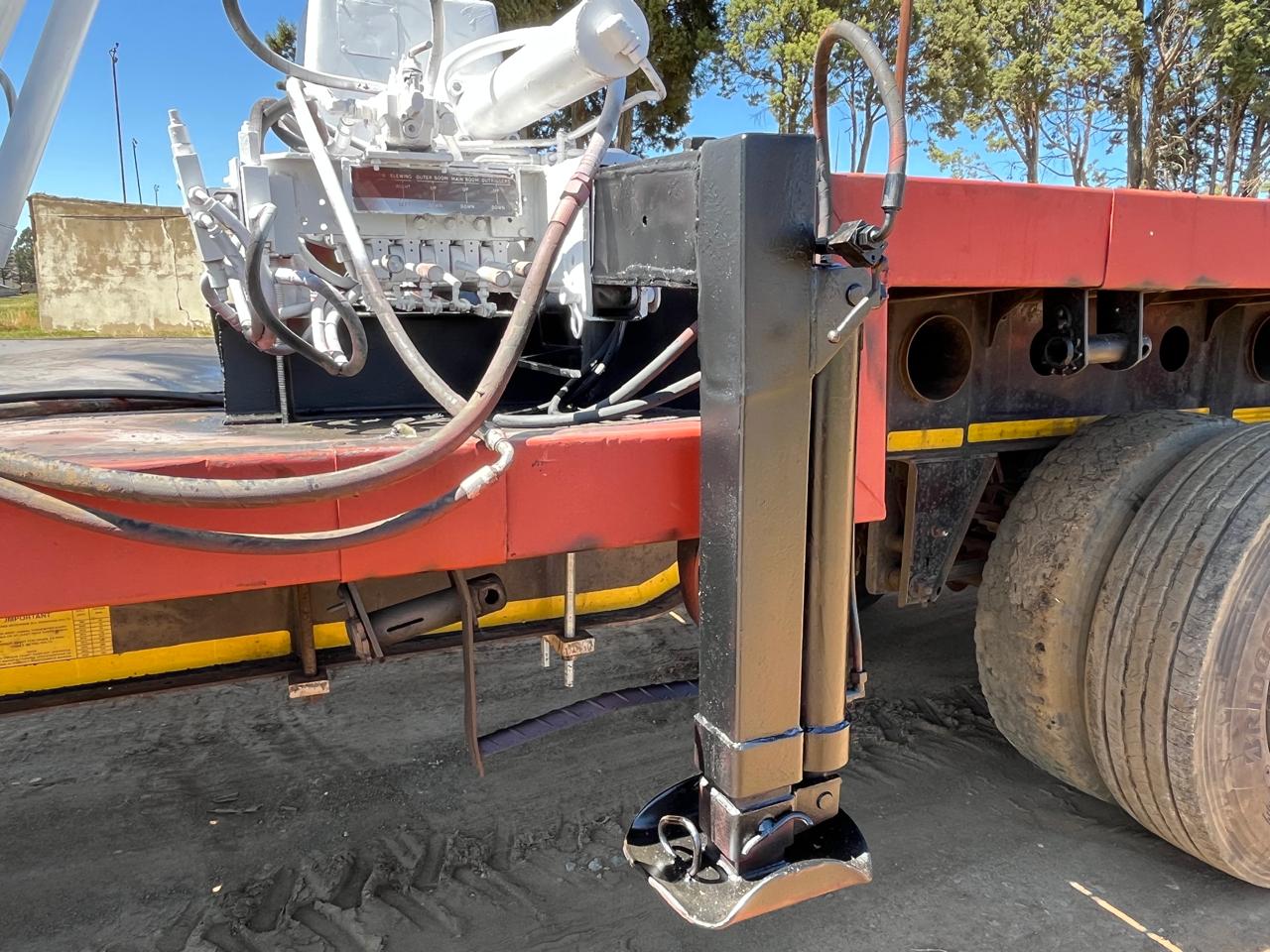 HAP 1040 Truck Crane - Image 10