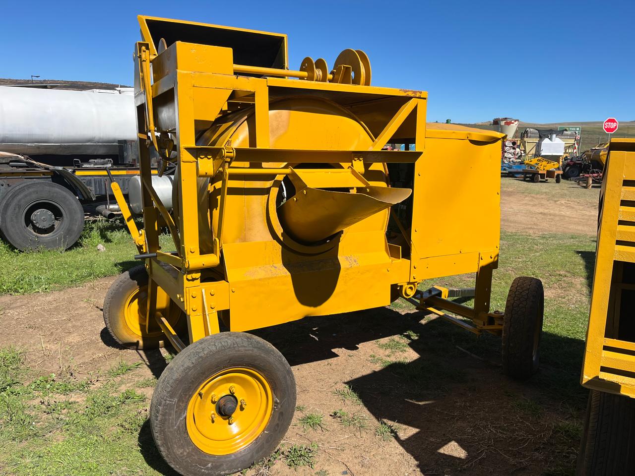 Self Loading Concrete Mixer - Image 7