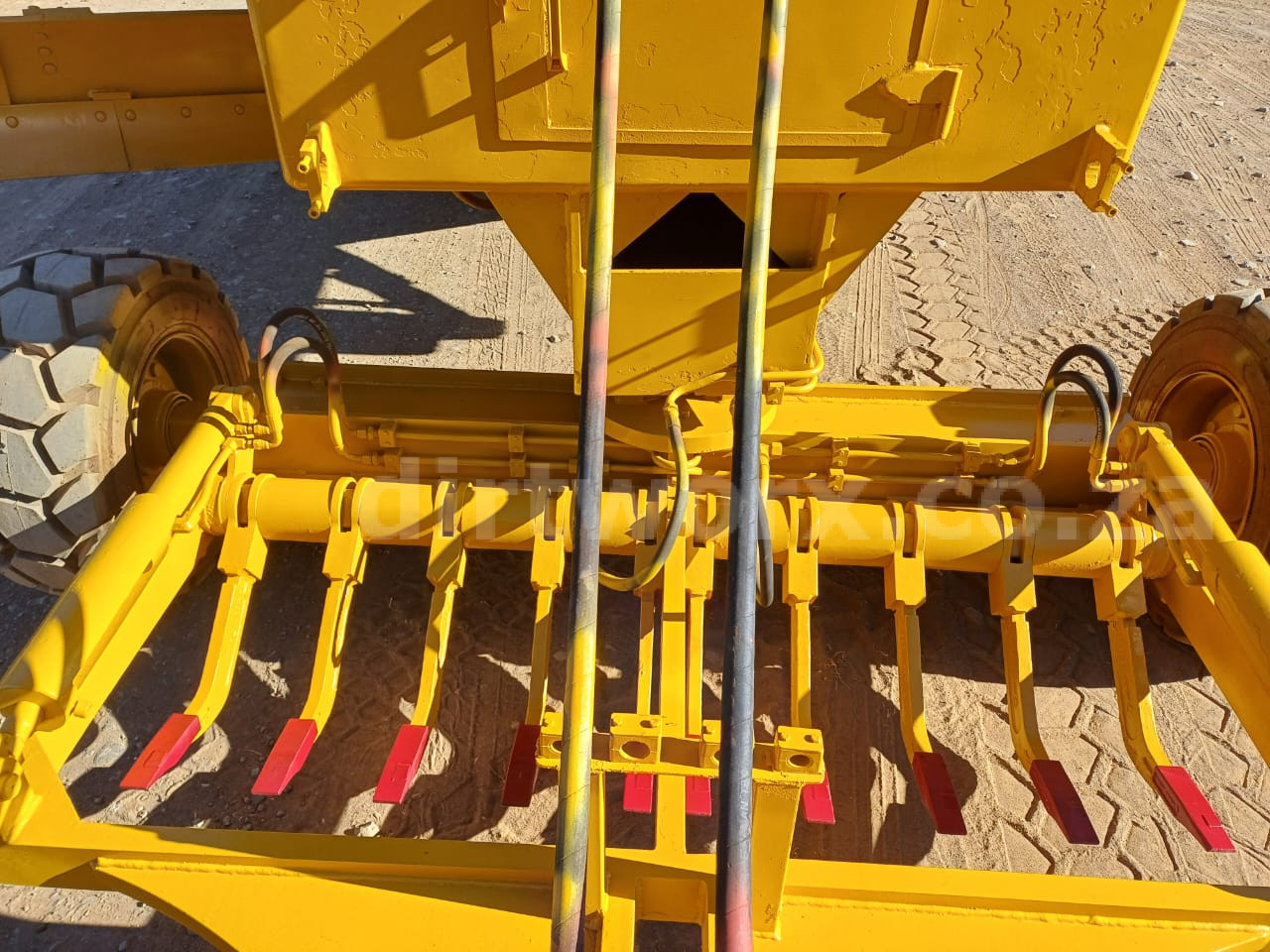 Sleepskraper met Roller Ripper en Watertank - Image 16