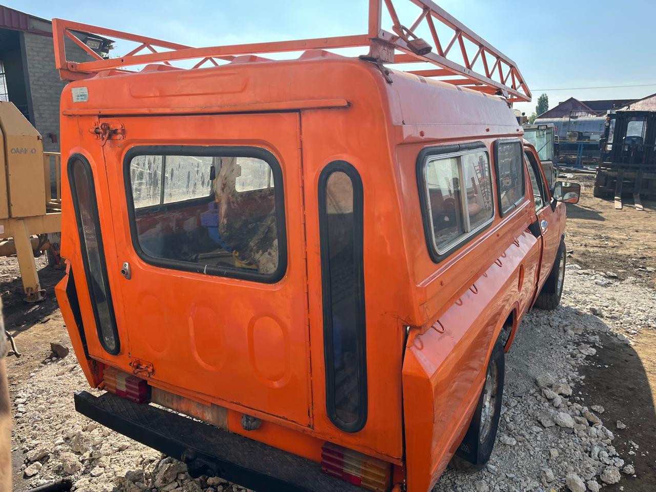 1980 Toyota RN30 Hilux Bakkie With Canopy - Image 5