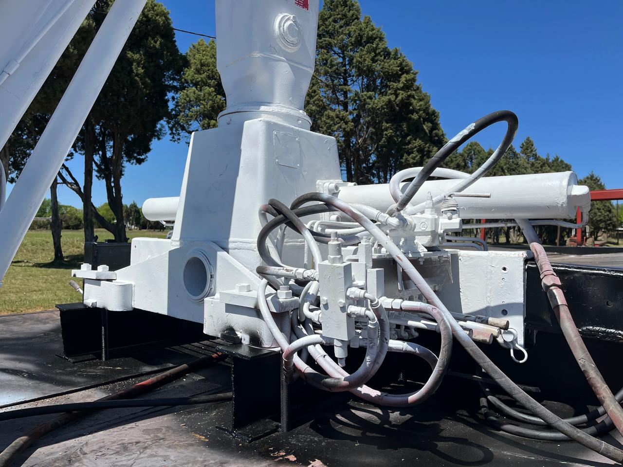 HAP 1040 Truck Crane - Image 8