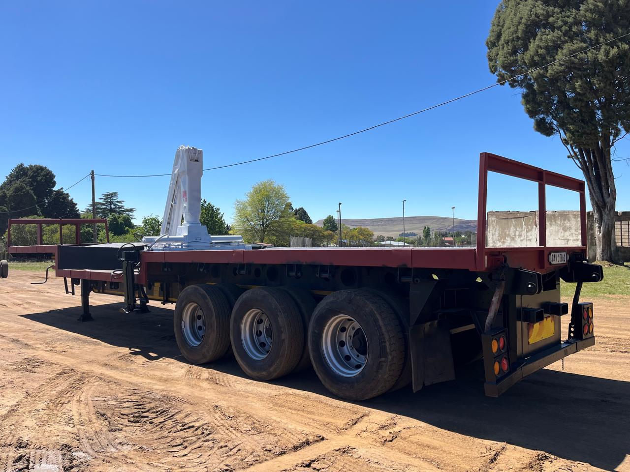 Afrit Tri Axle Semi Trailer With Crane - Image 15
