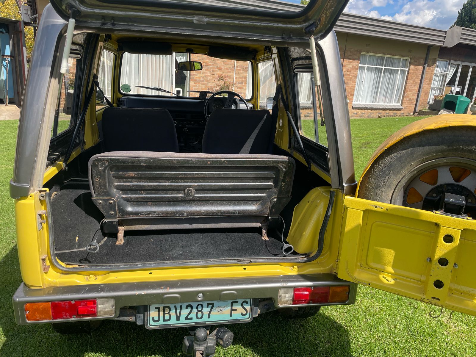 Suzuki SJ410 Jeep - Image 13