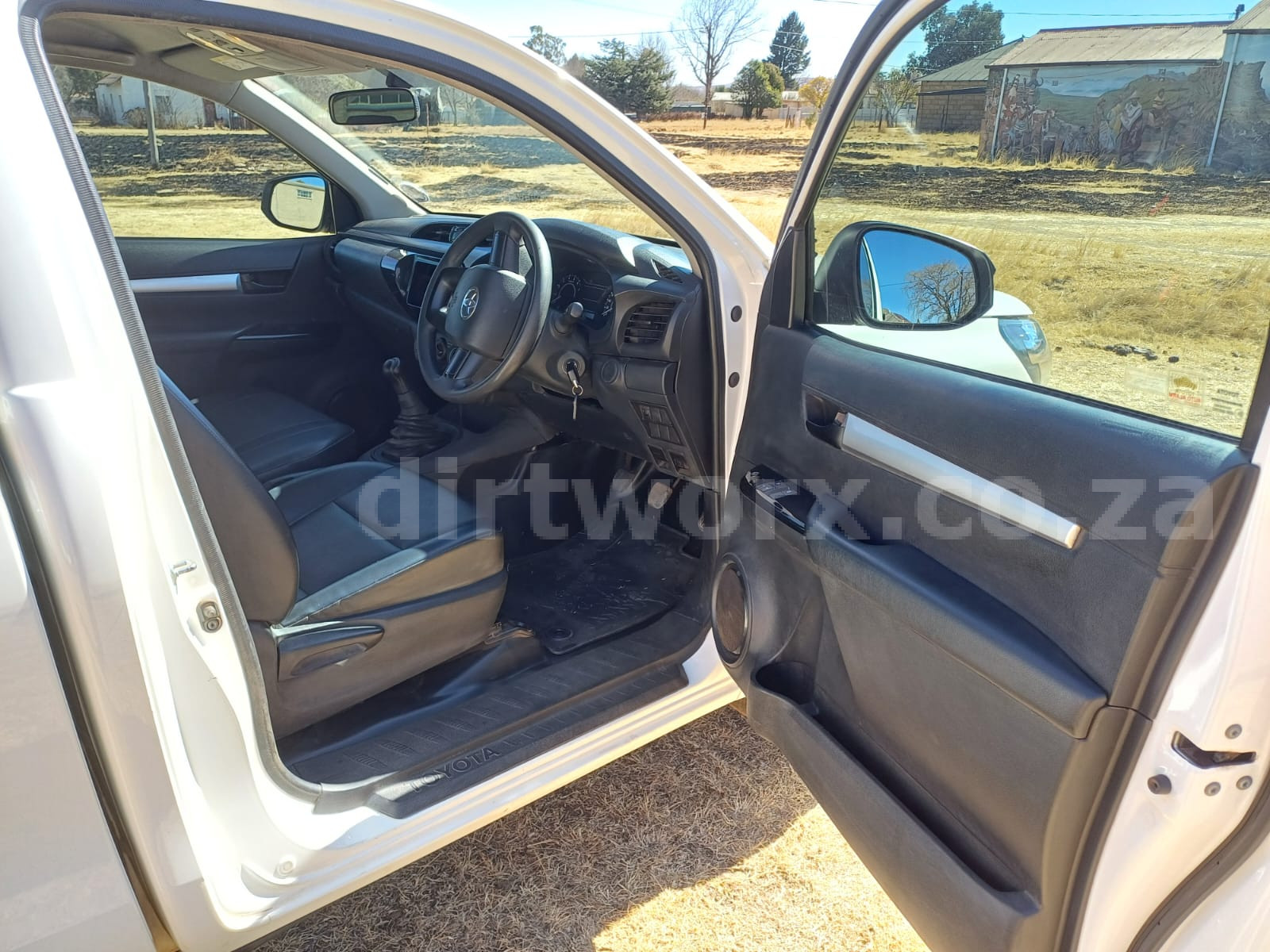 2022 Toyota Hilux 2.0 VVTi Single Cab Bakkie - Image 17