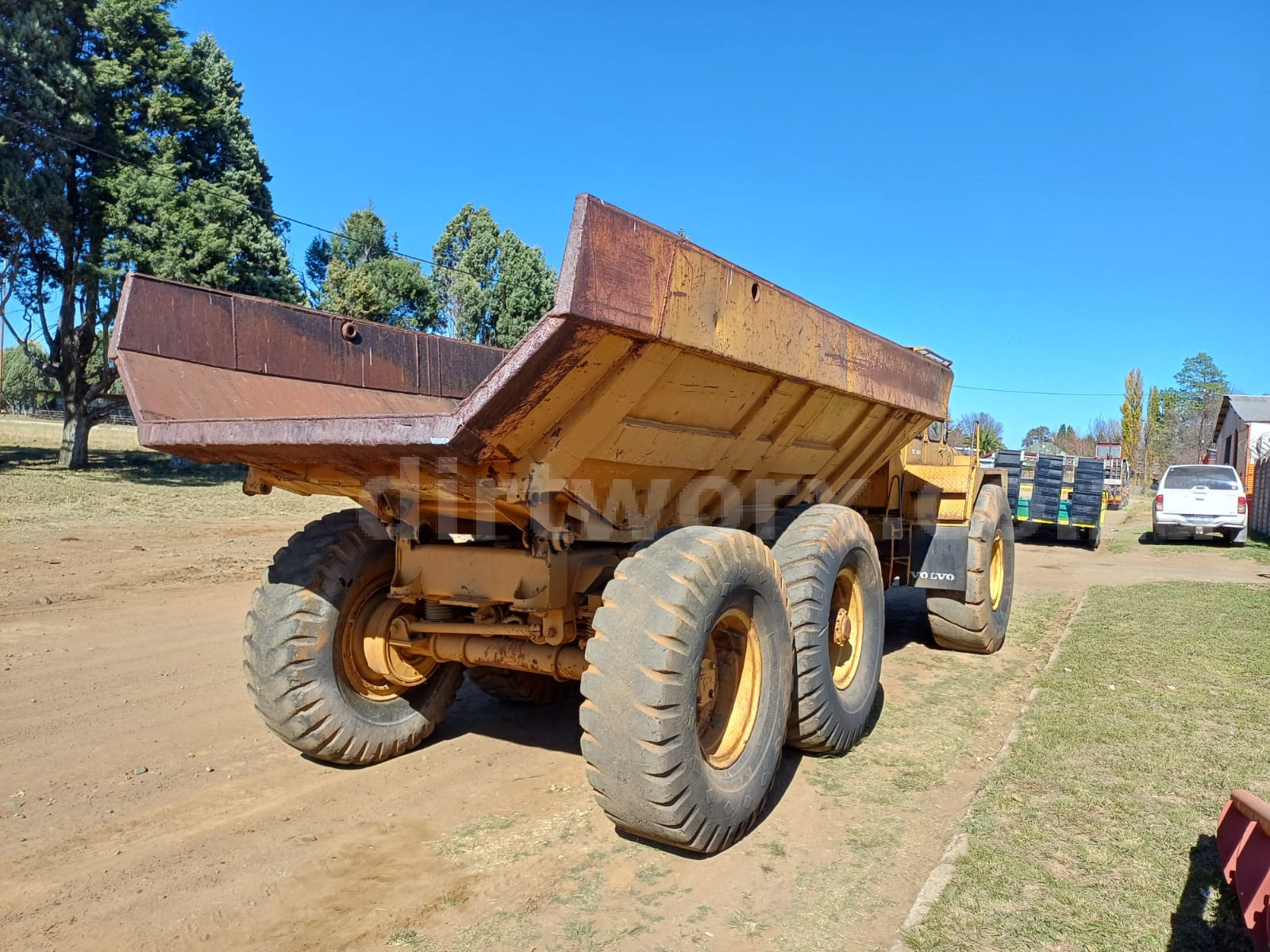 Volvo BM 860 Dumper Truck - Image 10