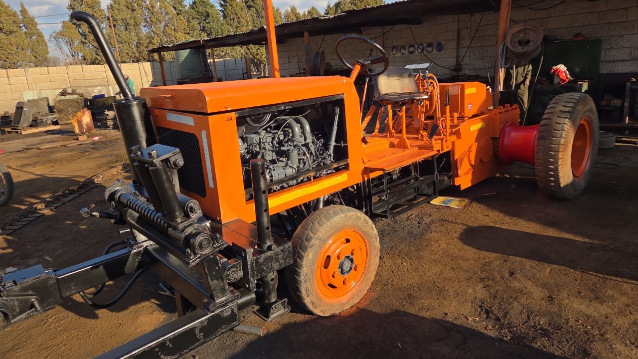 2012 Engine Puller 15 Ton Winch For Power Lines