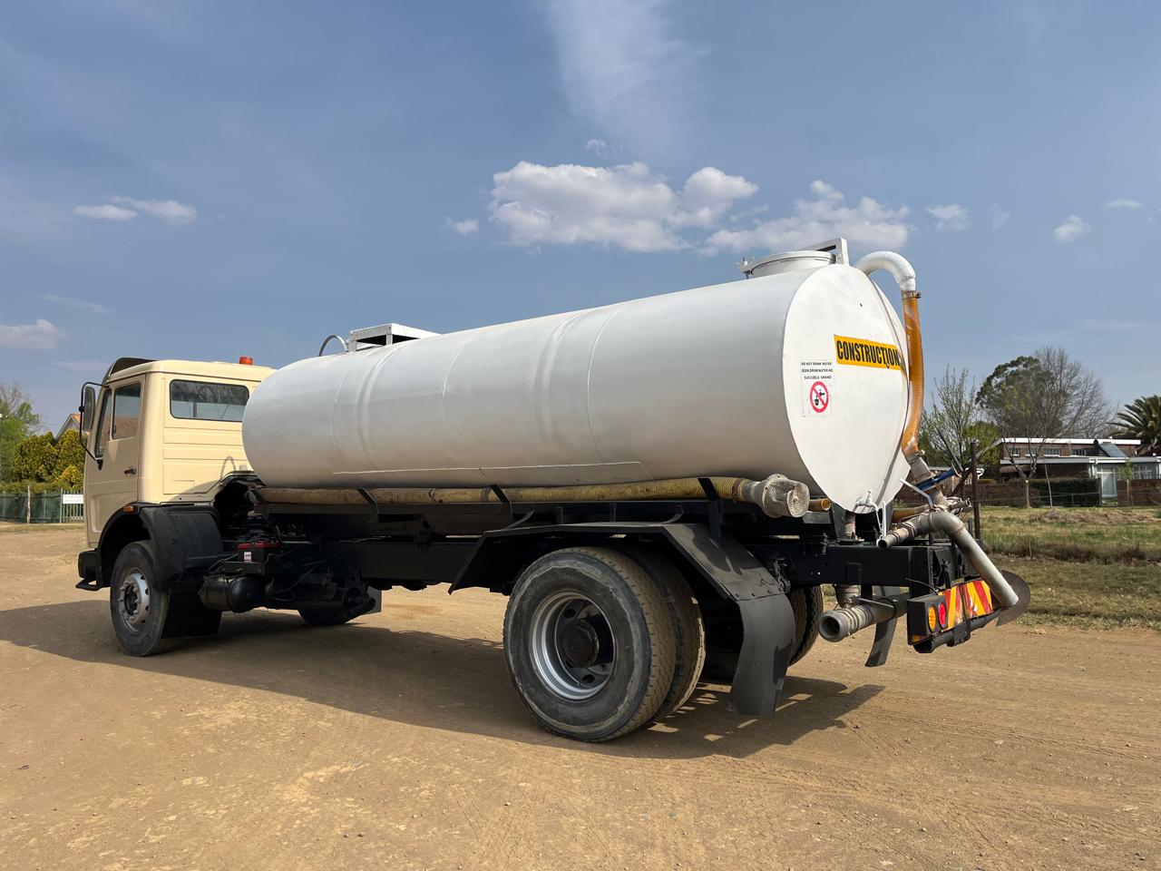 1996 Mercedes Benz Water Tanker Truck 9000L - Image 5