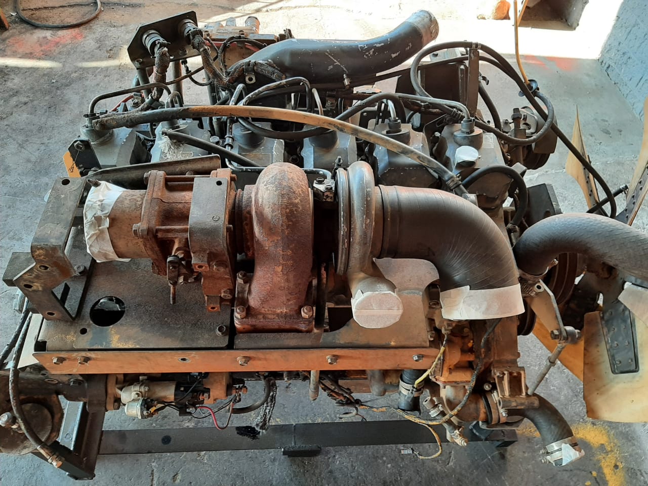 Komatsu 6D125E-3 Engine - Image 9