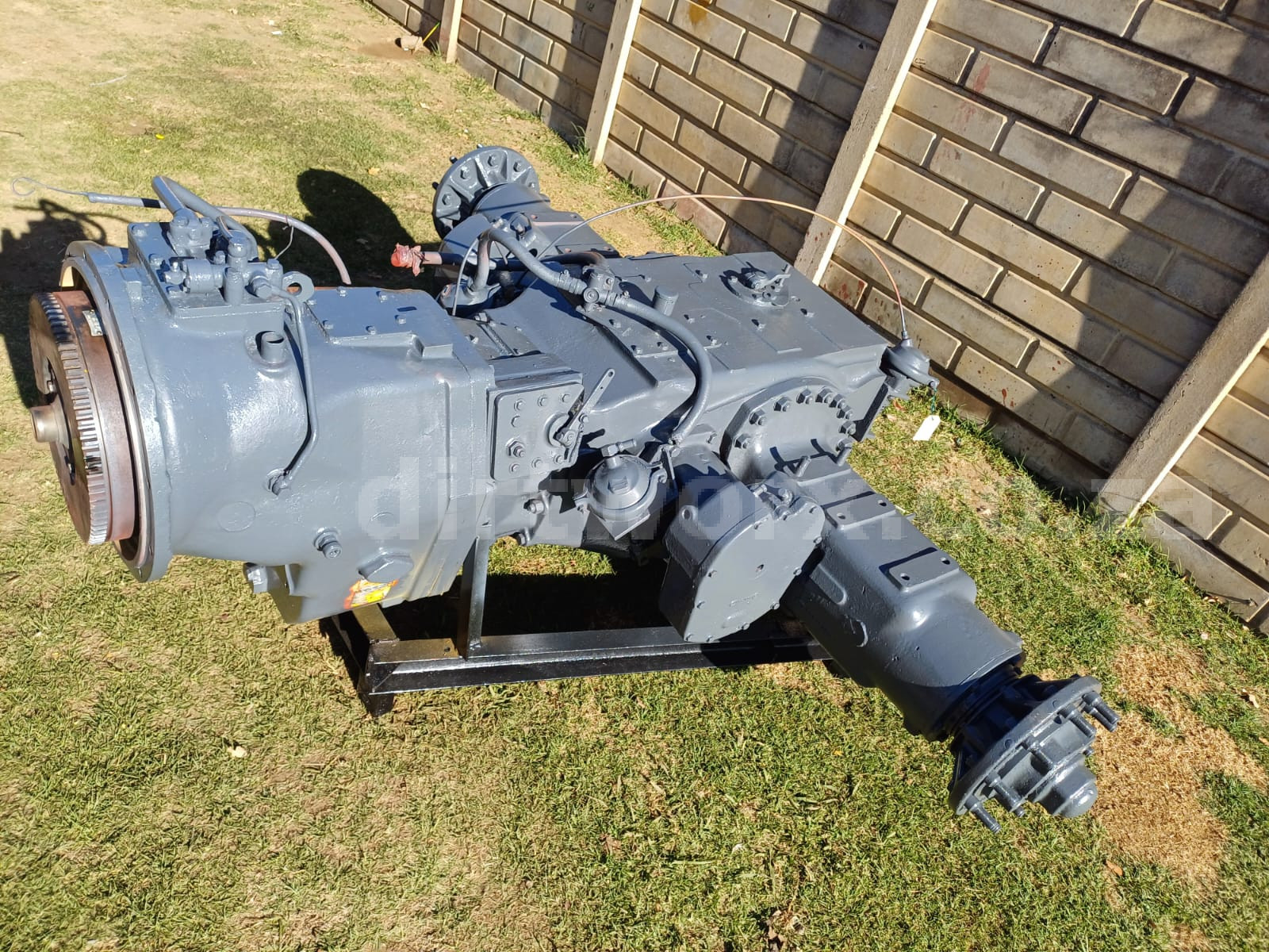 Volvo BM Transmission with Front Differential - Image 13