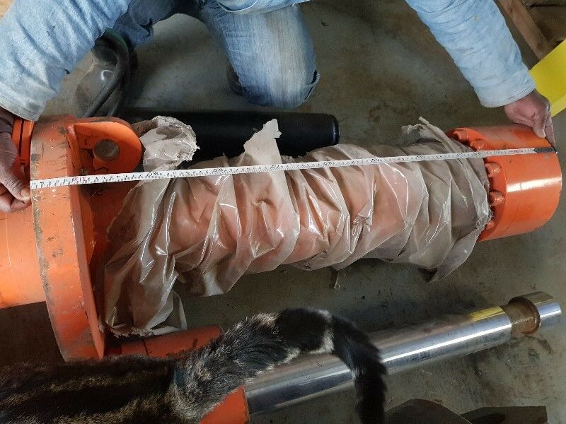 Two Way Hydraulic Cylinder - Image 2