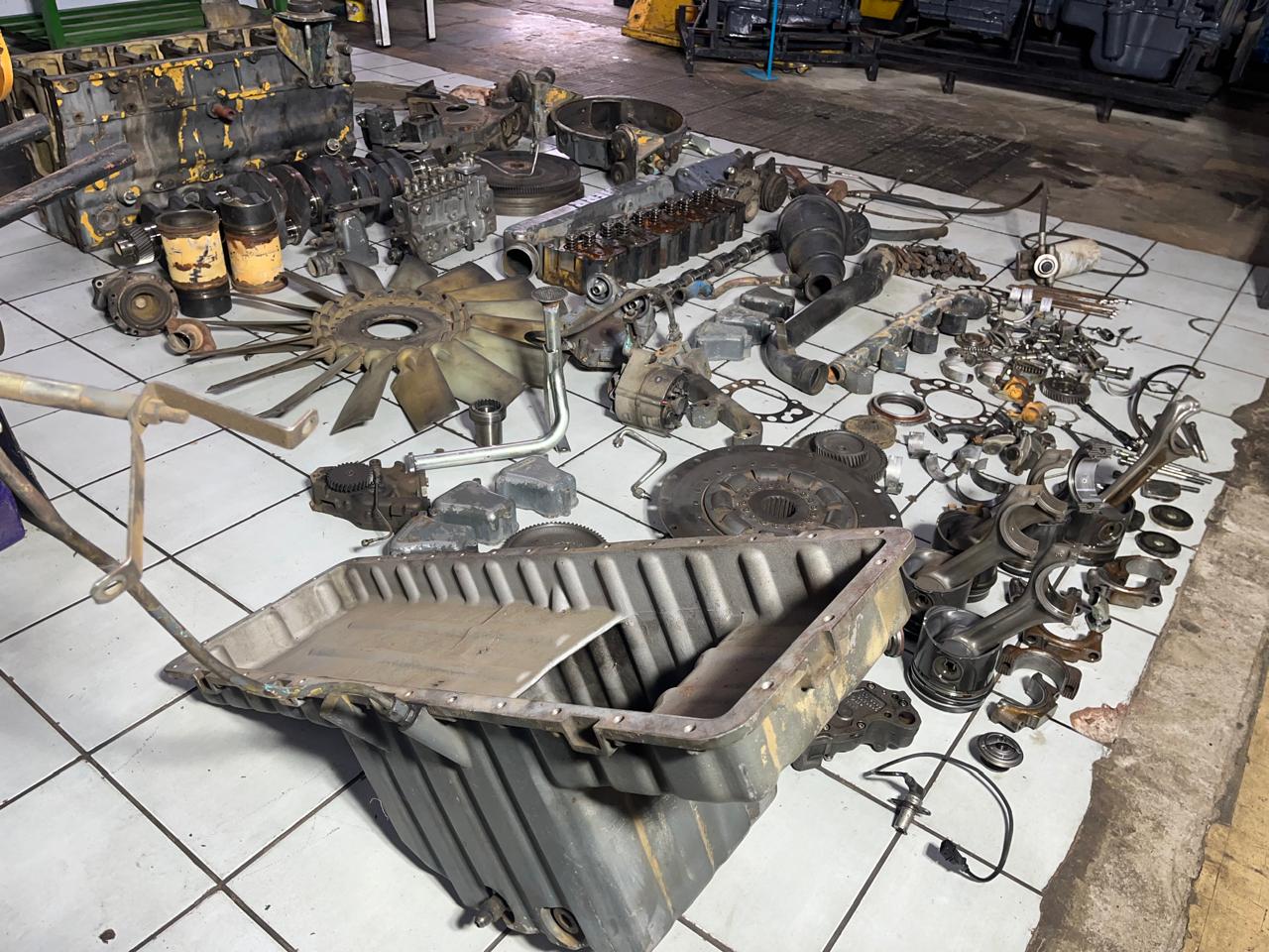 Liebherr D926Ti Engine Stripped - Image 12