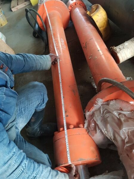 Two Way Hydraulic Cylinder - Image 3