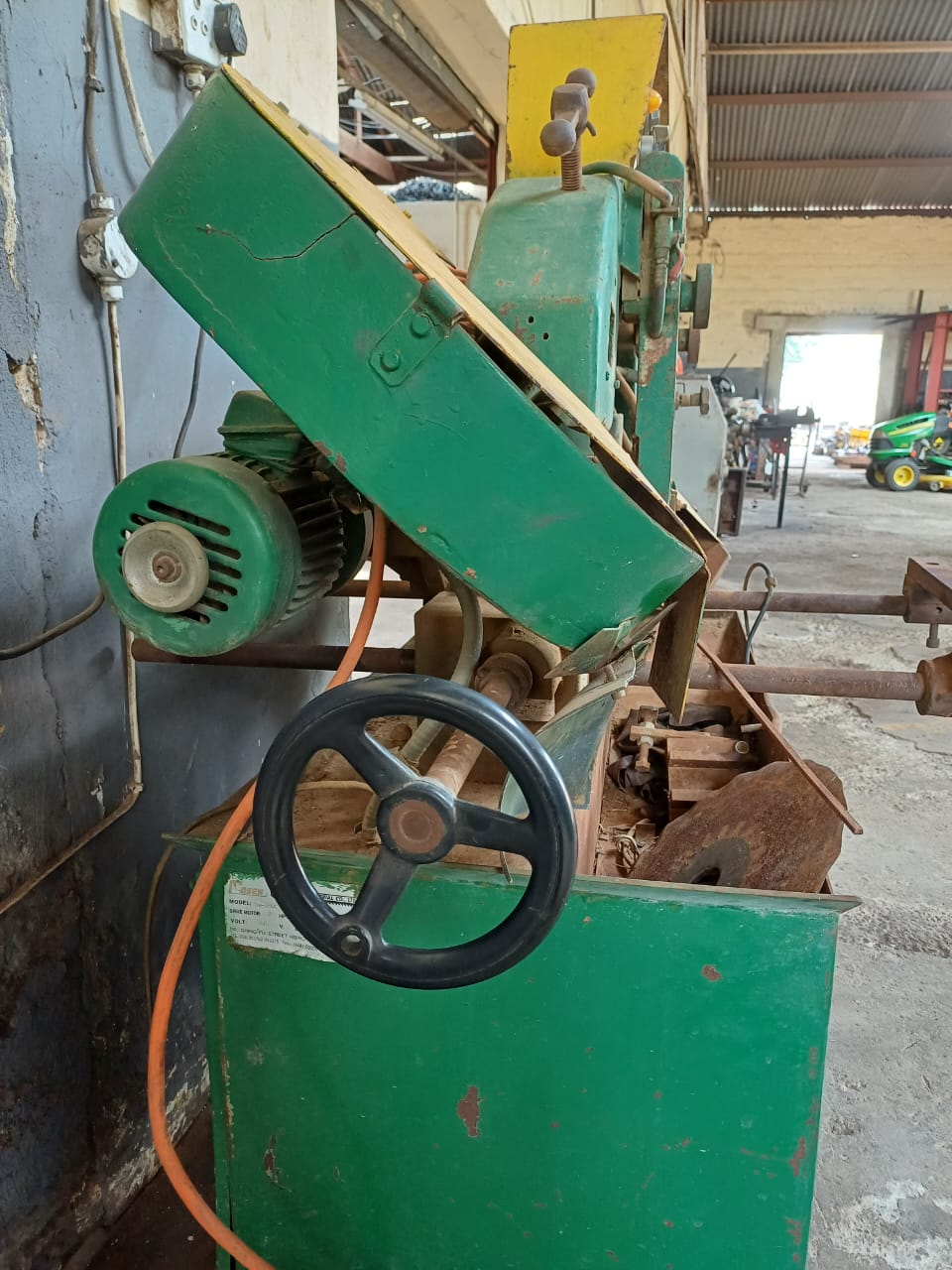 Cosen AH-250C Band Saw - Image 2
