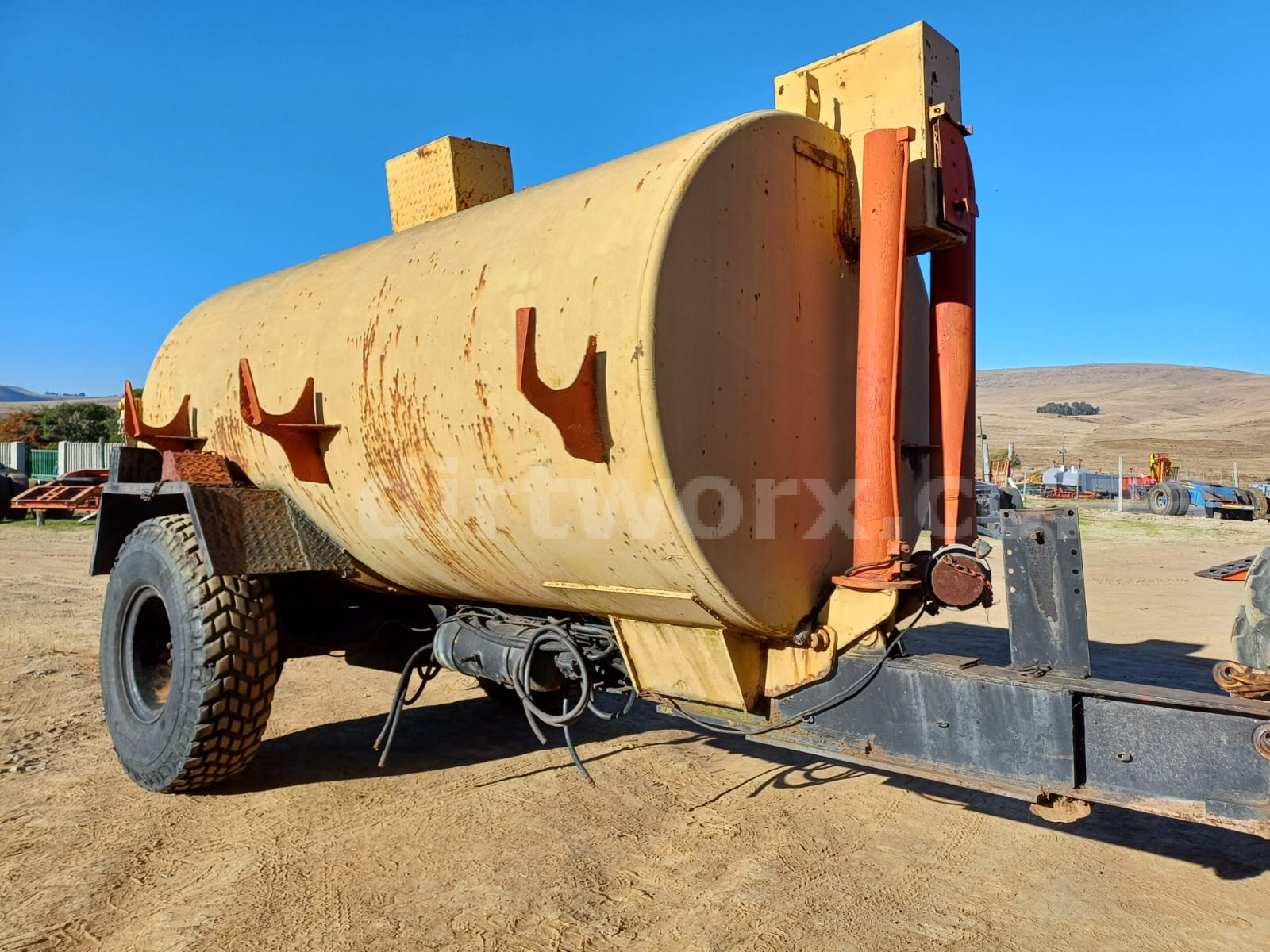 Farm Water Tanker Tipper Trailer - Image 7