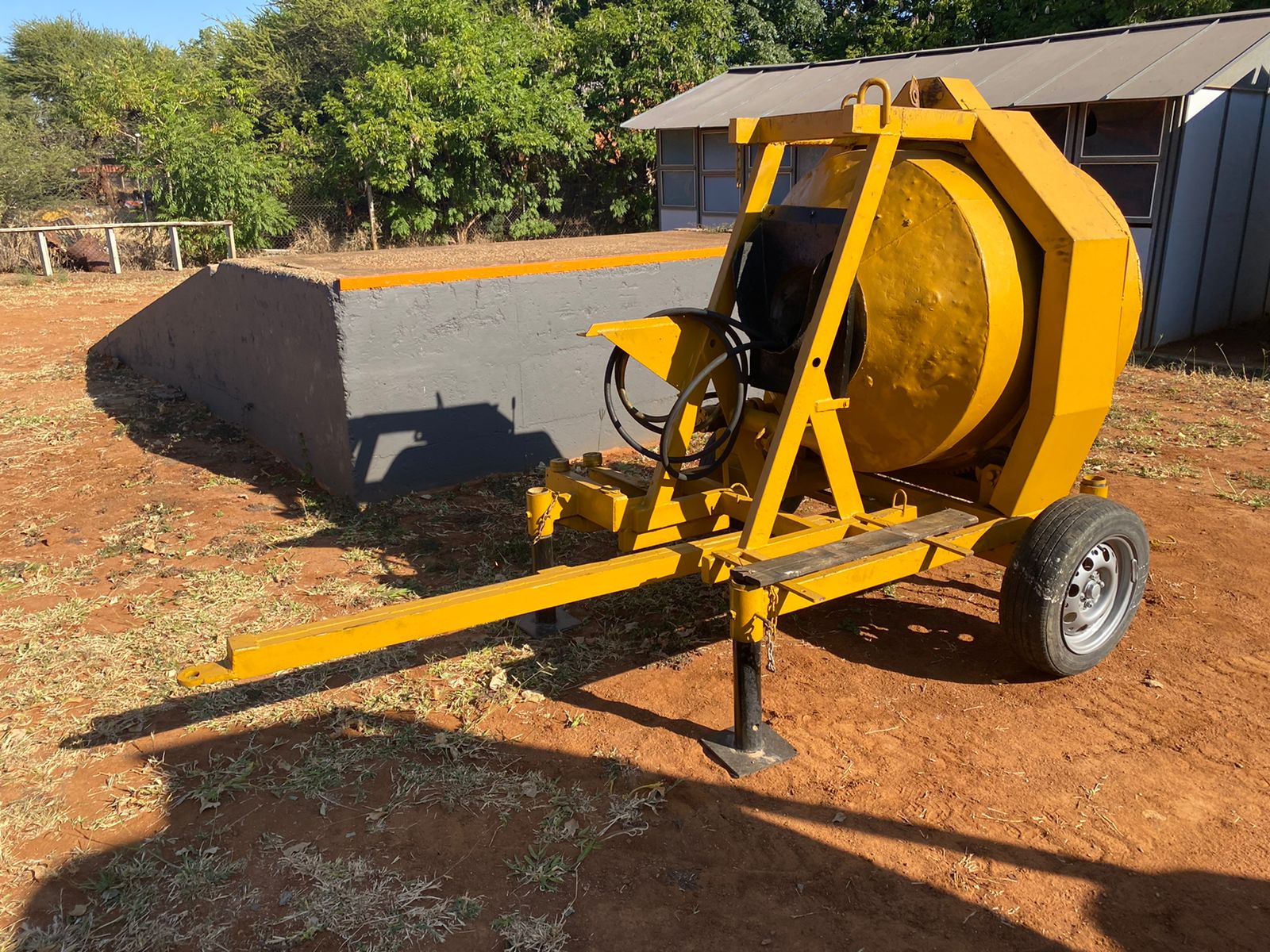 Concrete Mixer - Image 2