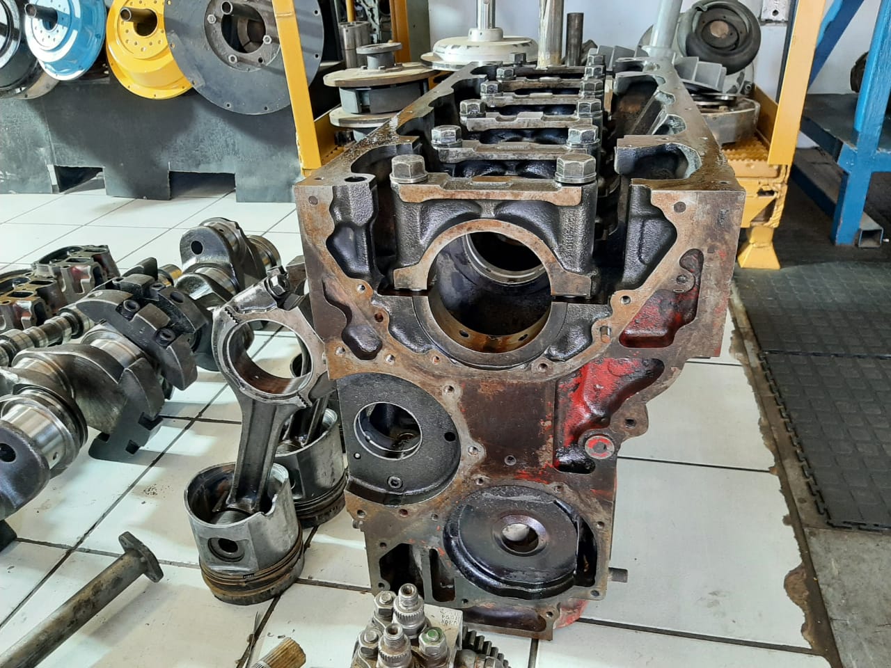 ADE 409 Stripped Complete Engine - Image 8