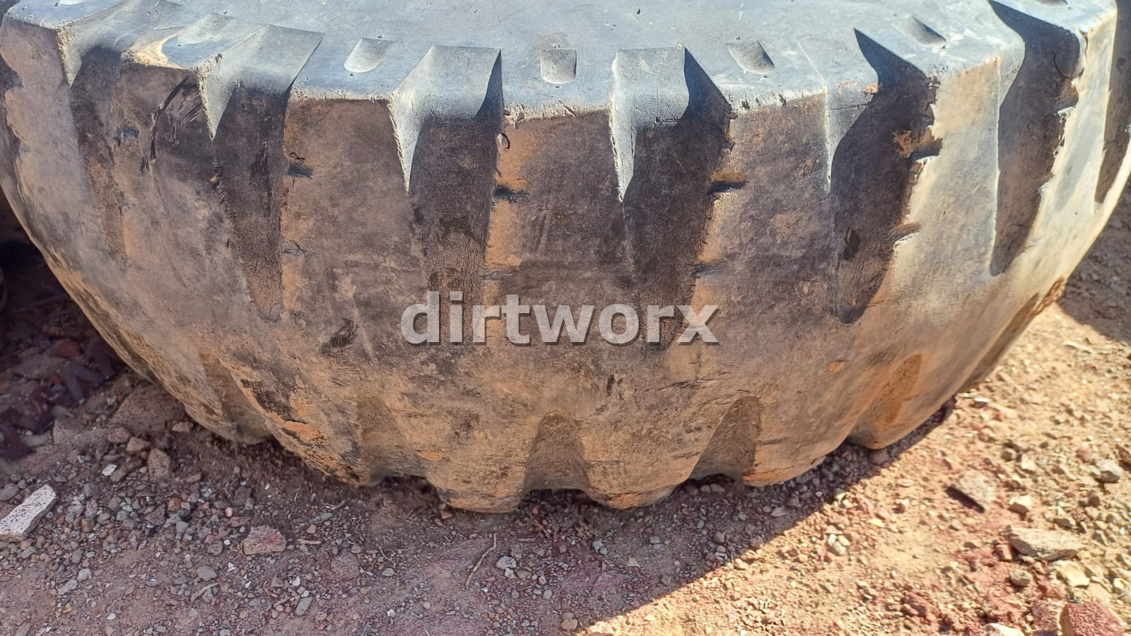 Tyre with Rim 14.5-20 - Image 7