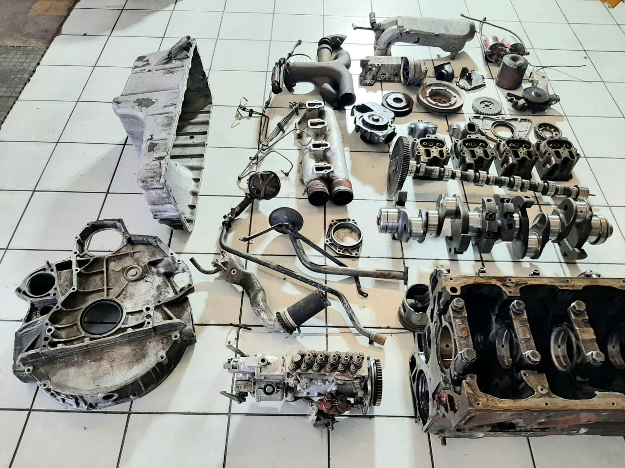 ADE 409 Stripped Complete Engine - Image 9