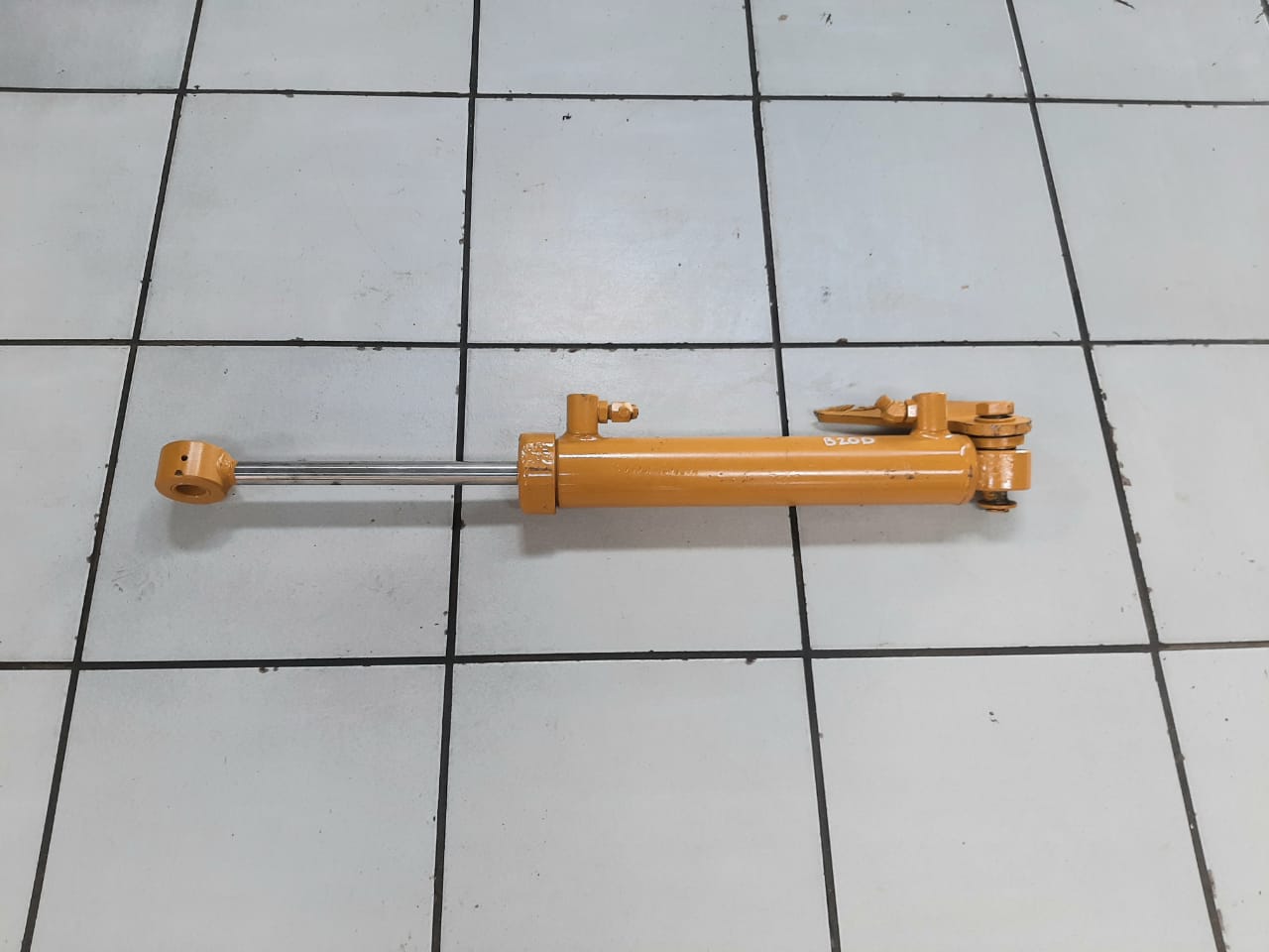 Bell B20D Steering Cylinder - Image 5