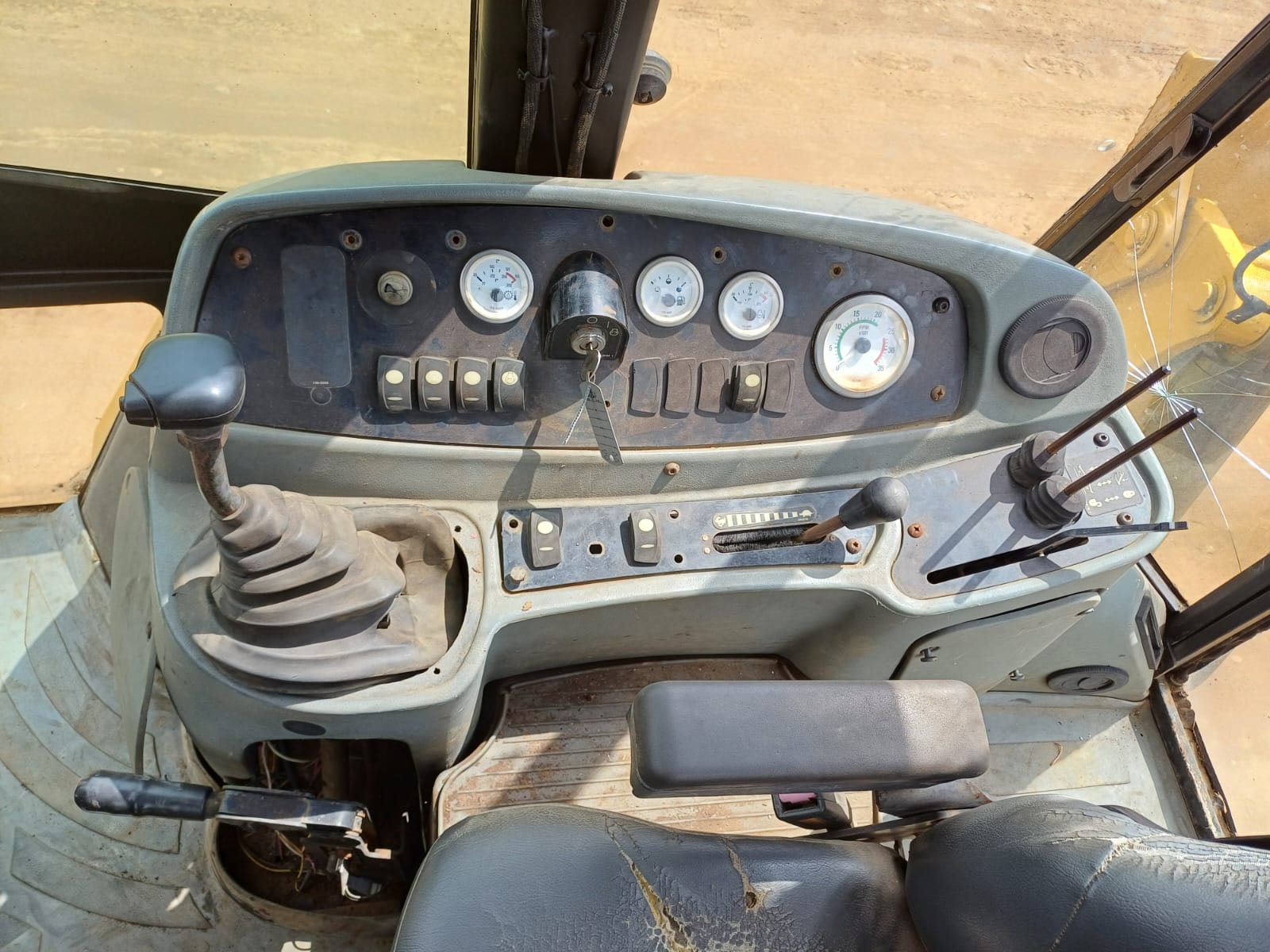 Caterpillar 416D TLB 2X4 - Image 16