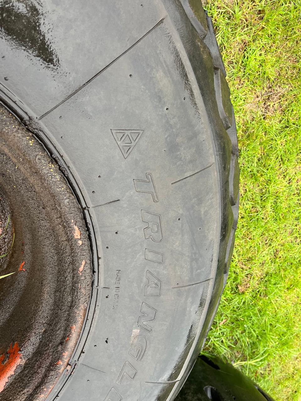 Stroper Tapkar Tyre 23.1-26 with Rim - Image 8