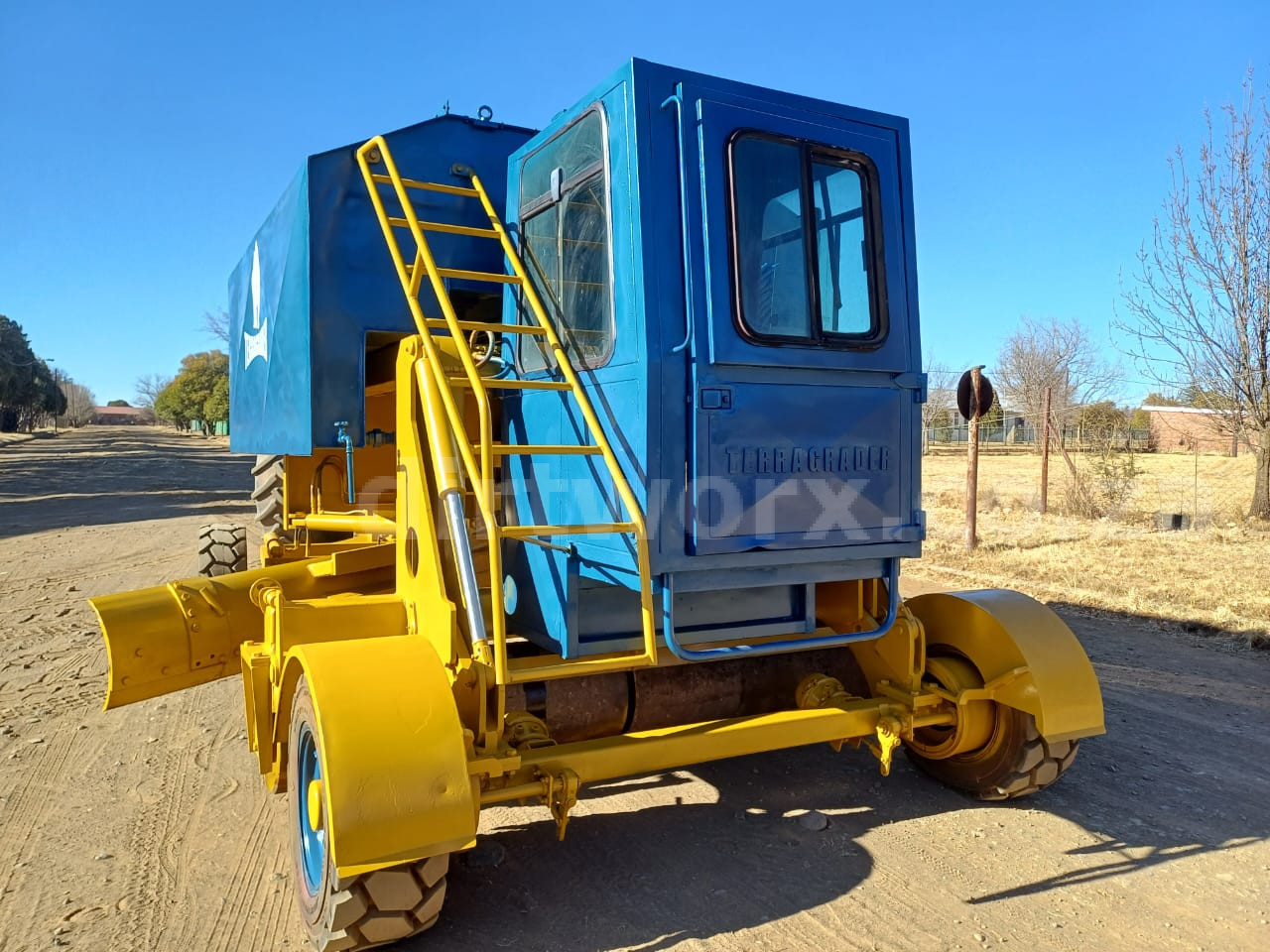 Sleepskraper met Roller Ripper en Watertank - Image 10