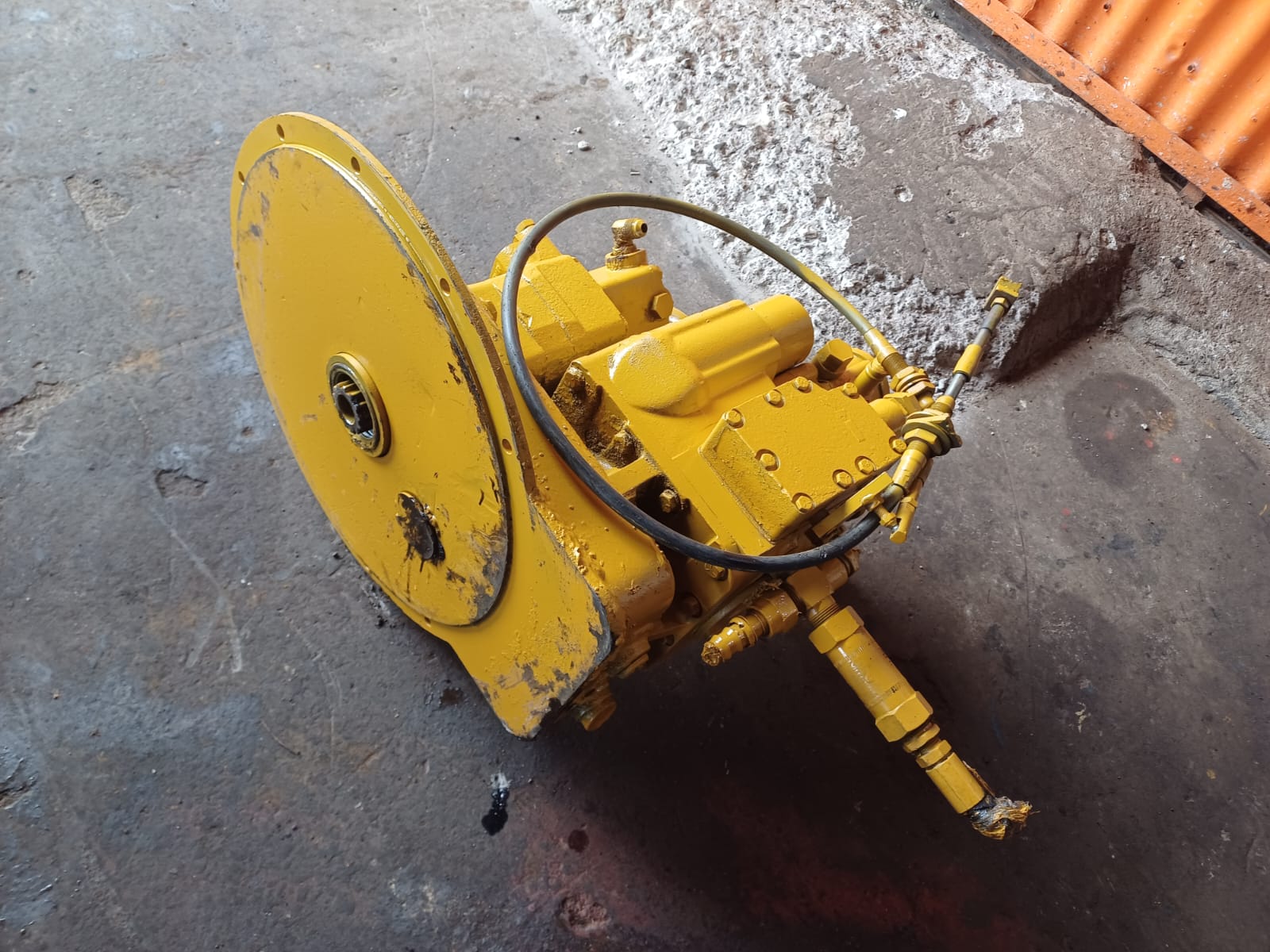 Sundstrand Variable Displacement Axial Piston Pump Drive - Image 2