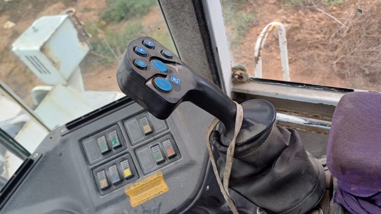 Bell L1706C Front End Loader - Image 12