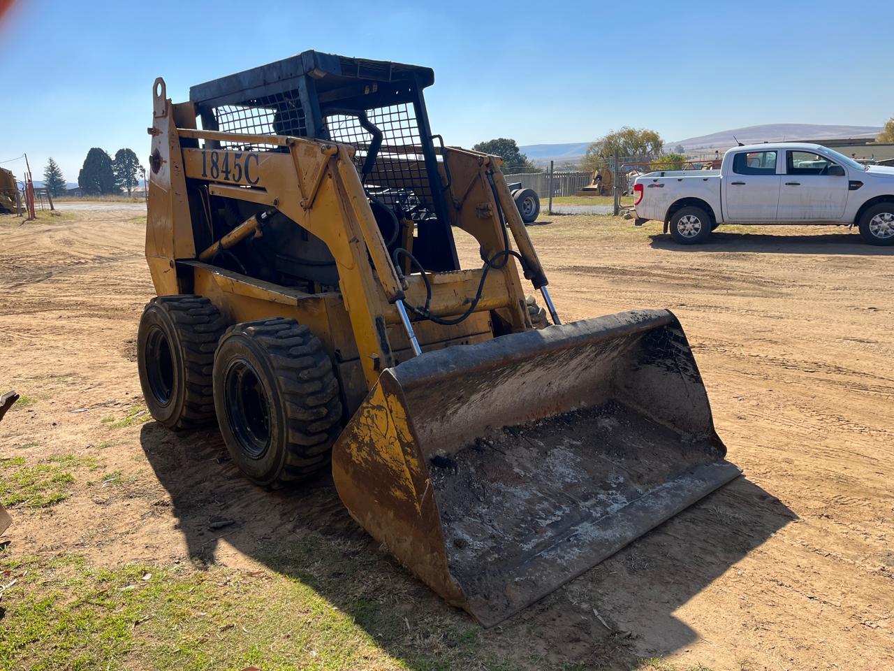 Case 1845C Skid Steer Loader - Image 4