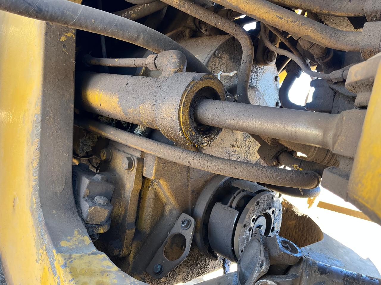 Caterpillar 936 Front End Loader - Image 13