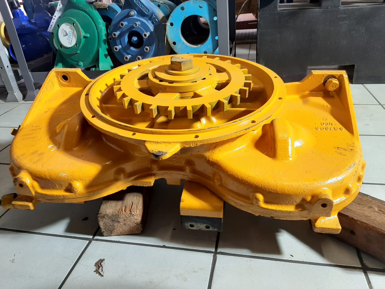 Triple Pump Drive Gearbox - Image 12