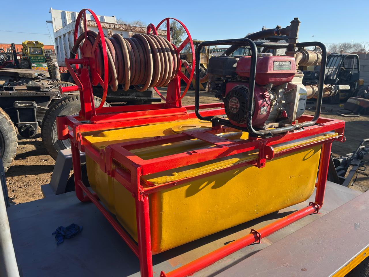 Fire Fighter Bakkie Sakkie Vuurspuit - Image 6