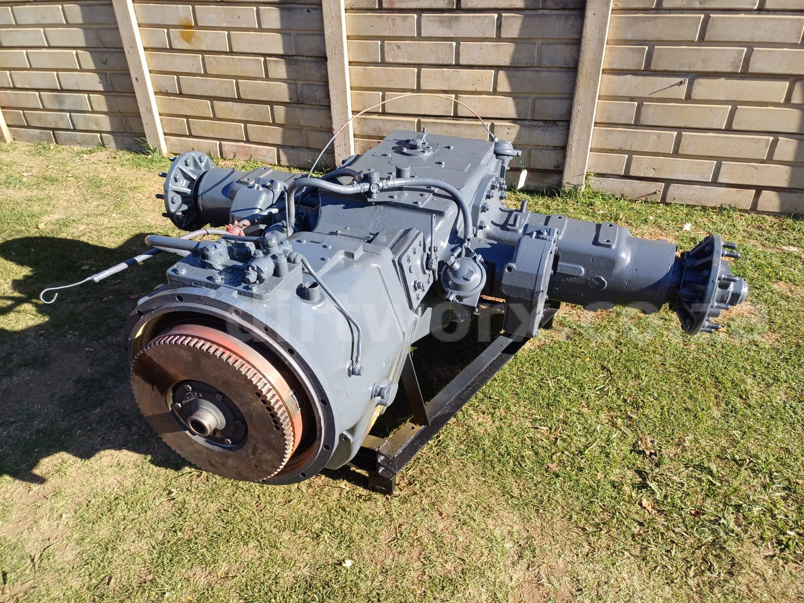 Volvo BM Transmission with Front Differential - Image 14