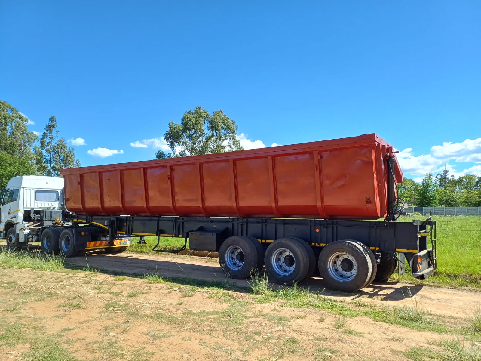 SA Truck Bodies Side Tipper Trailer - Image 4