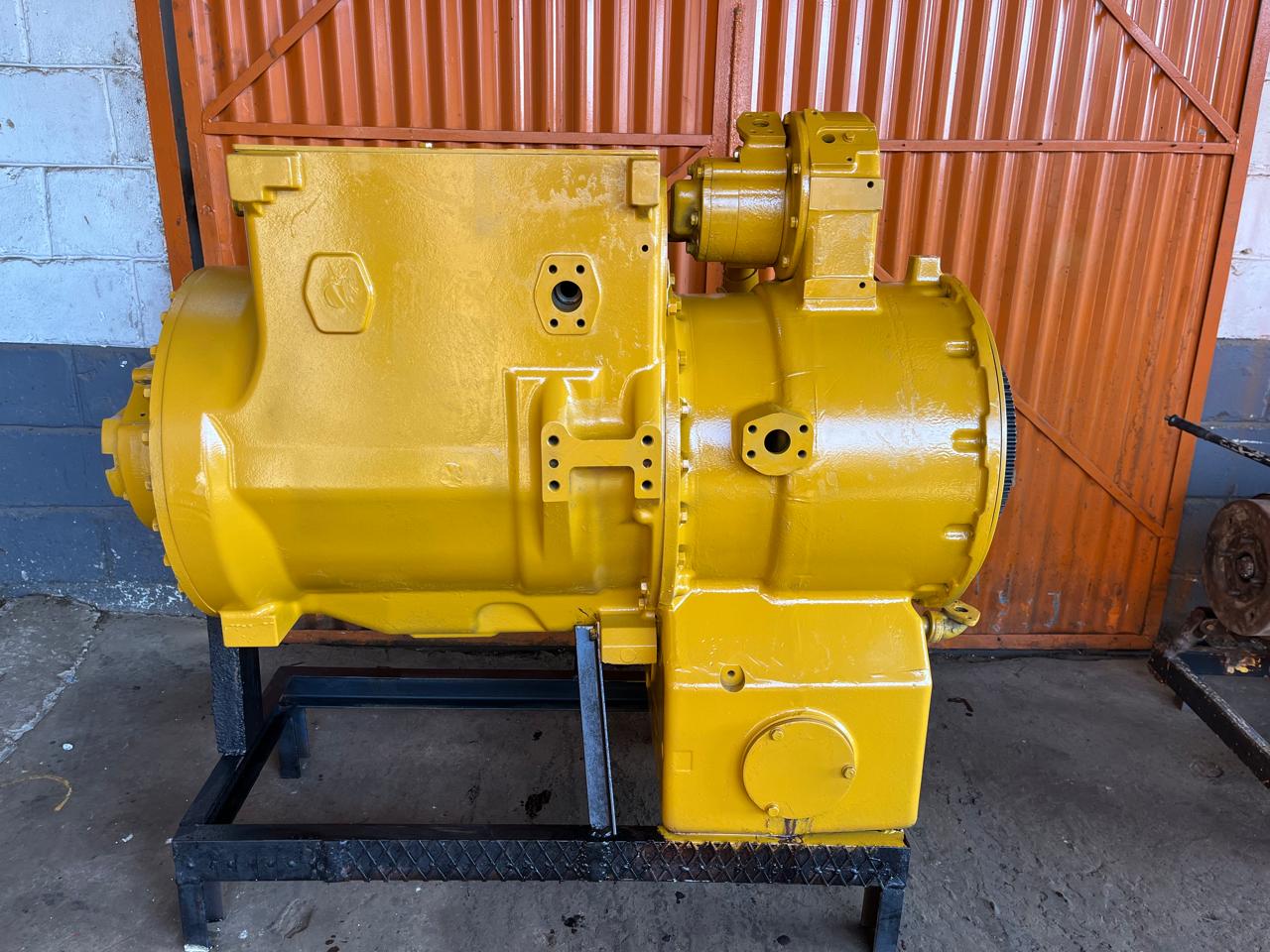 Caterpillar 740B/735B ADT Transmission - Image 9